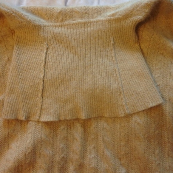 Vineyard Vines Cowl Neck Cream Sweater - Picture 6 of 7